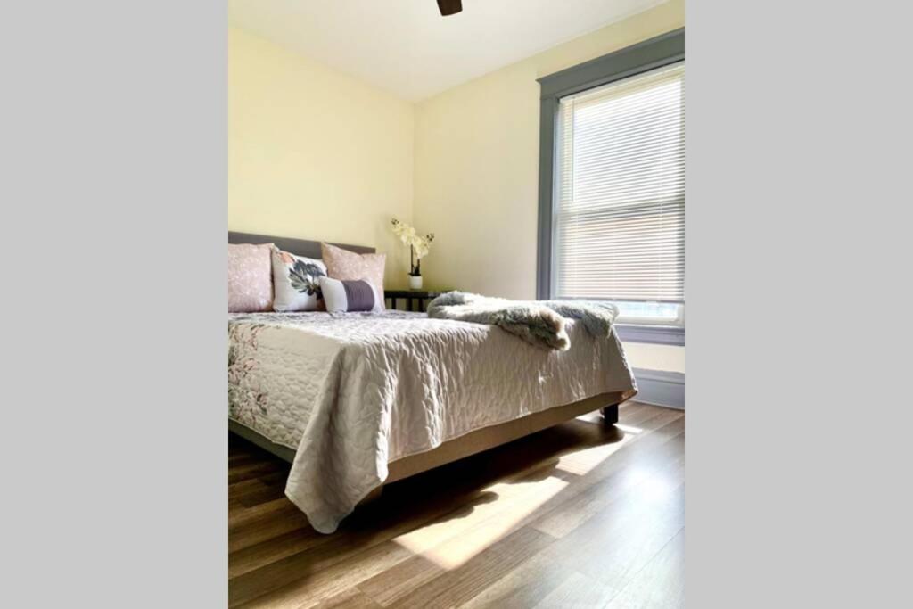 Вилла 5Br Niagara Getaway Prime Location-Sleeps 10 Ниагара-Фолс Экстерьер фото