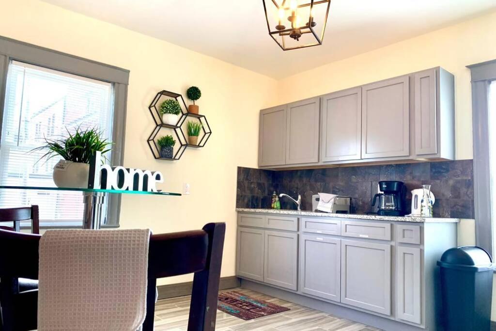 Вилла 5Br Niagara Getaway Prime Location-Sleeps 10 Ниагара-Фолс Экстерьер фото