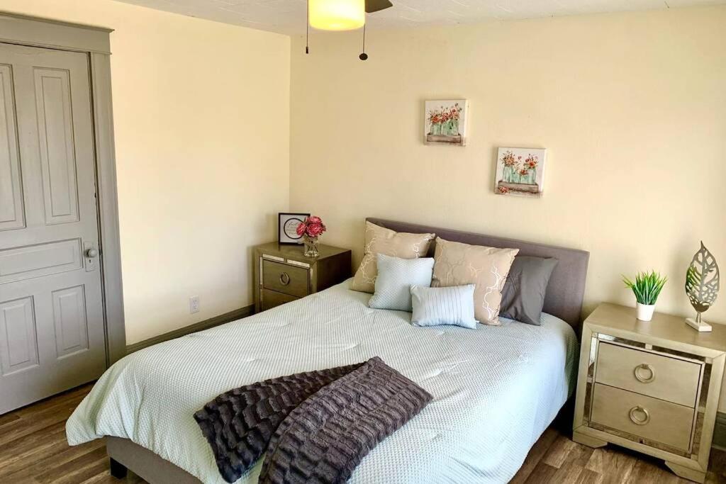 Вилла 5Br Niagara Getaway Prime Location-Sleeps 10 Ниагара-Фолс Экстерьер фото