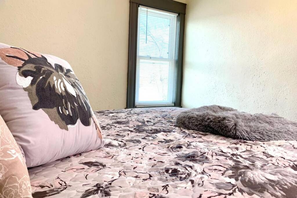 Вилла 5Br Niagara Getaway Prime Location-Sleeps 10 Ниагара-Фолс Экстерьер фото