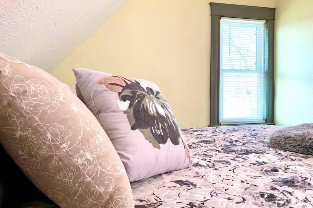 Вилла 5Br Niagara Getaway Prime Location-Sleeps 10 Ниагара-Фолс Экстерьер фото