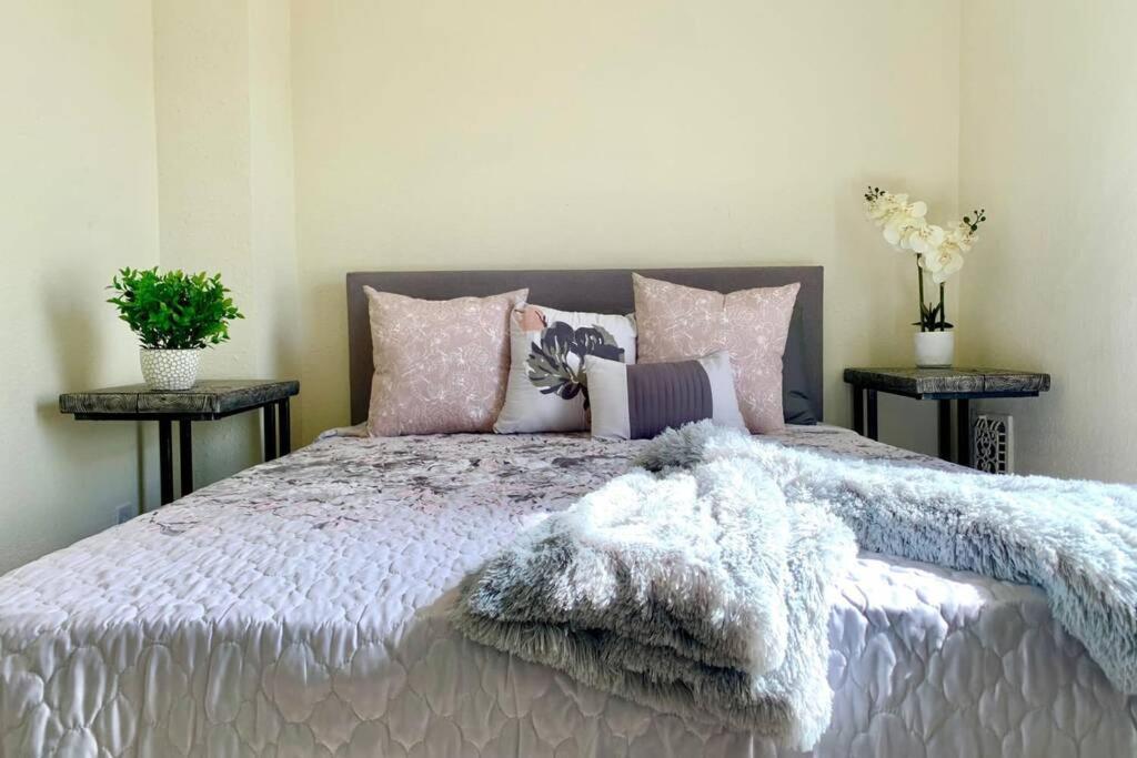 Вилла 5Br Niagara Getaway Prime Location-Sleeps 10 Ниагара-Фолс Экстерьер фото
